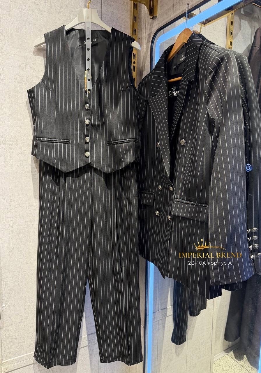 мужской костюм в полоску,мужской черный костюм двубортный в полоску,двубортный мужской костюм,деловой мужской костюм в черную полоску,костюм в полоску