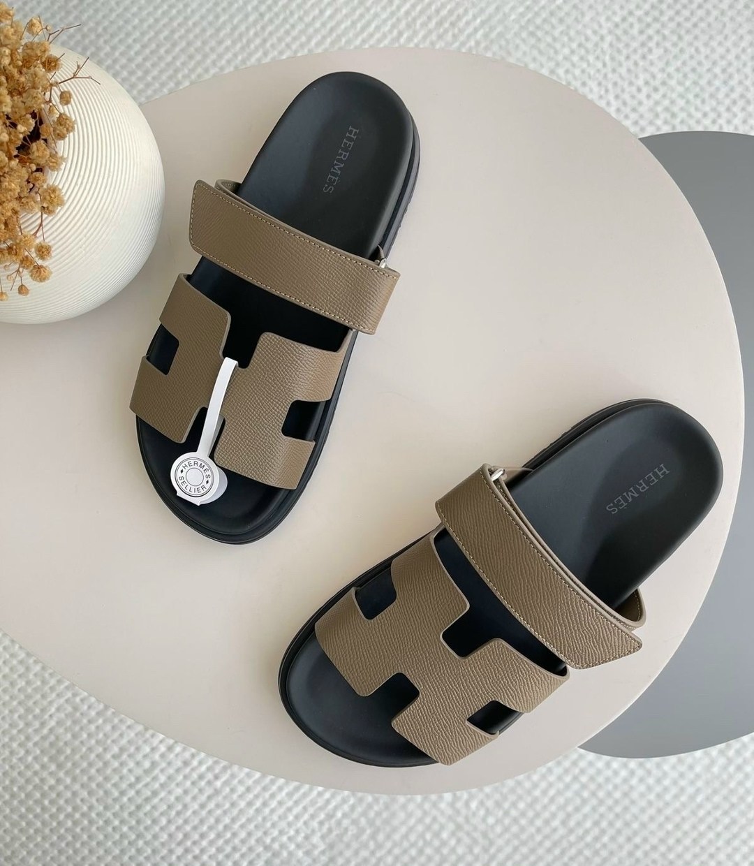 шлепанцы hermes,шлепки хермес,кожаные шлепанцы,сандалии hermes,шлепки hermes