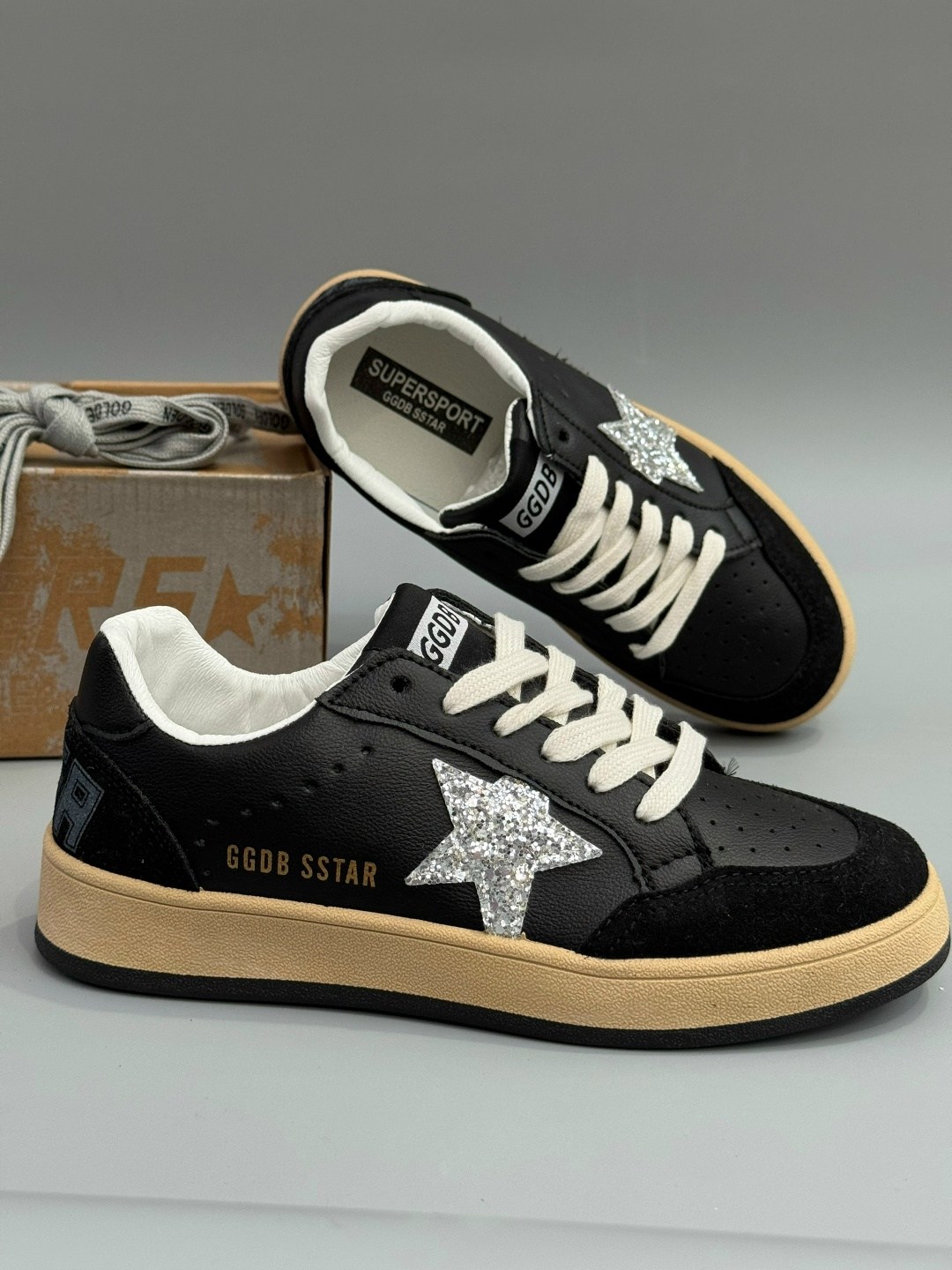 golden goose кеды hi star на платформе черный,замшевые кроссовки ball star golden goose черный,кеды hi star с блестками golden goose черный,кеды super-star с блестками golden goose черный,замшевые низ