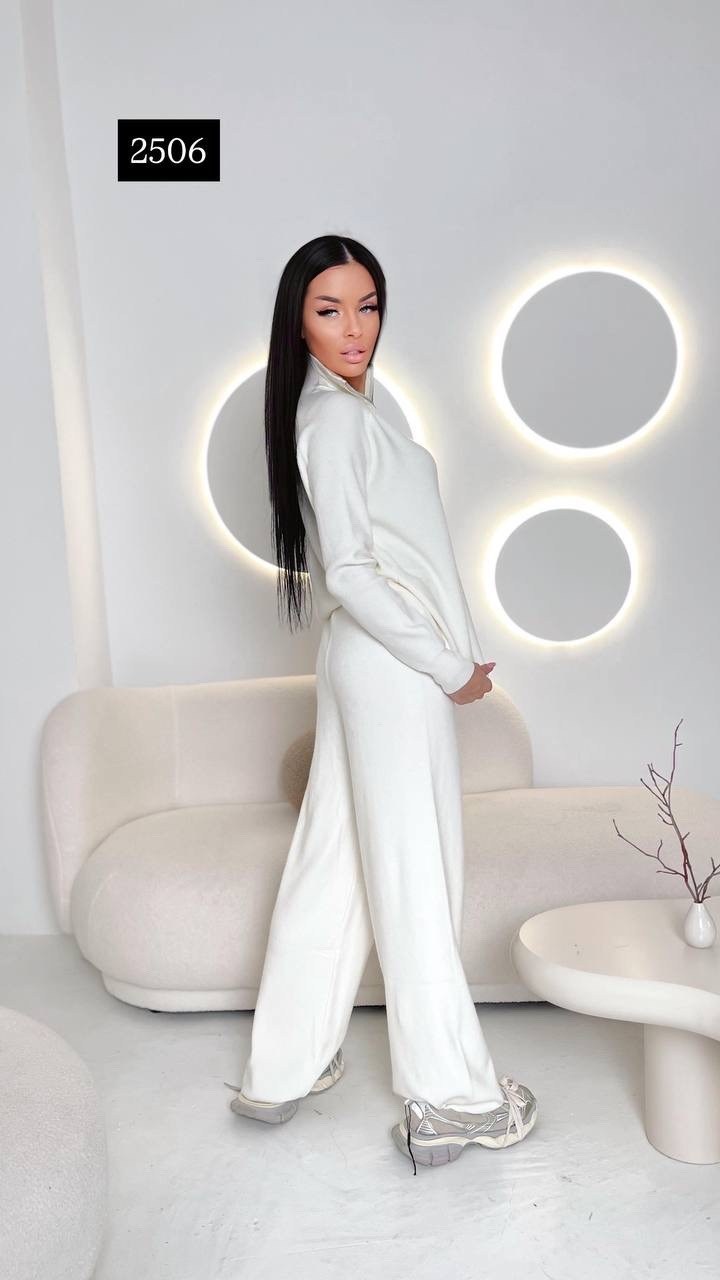 костюм белый,трикотажный костюм,костюм молочный,костюм вязаный,женский вязаный костюм