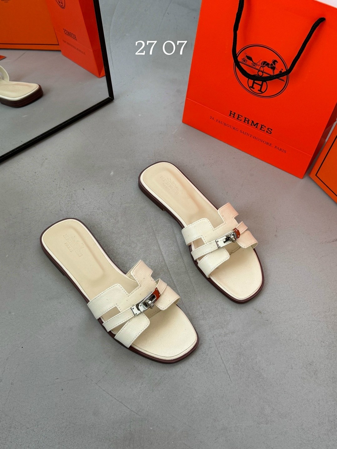 ,шлепанцы hermes,шлепки hermes женские,шлепки эрмес,шлепанцы женские