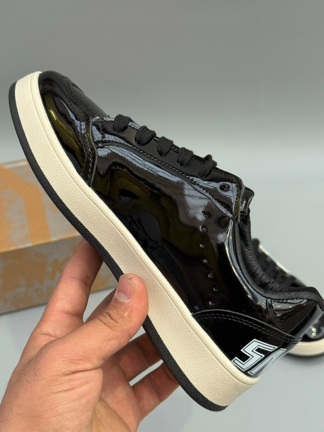 кроссовки ball star черного и белого цвета golden goose,кеды голден гус лакированные,кеды golden goose,кеды hi star golden goose черный,