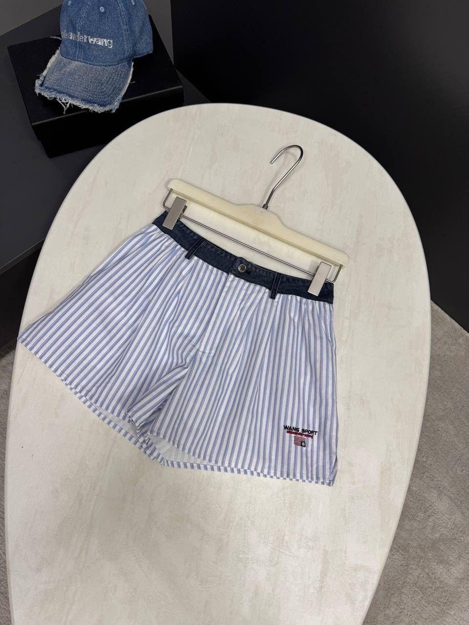 шорты модные,стильные шорты,шорты в полоску женские,шорты в полоску,повседневные шорты