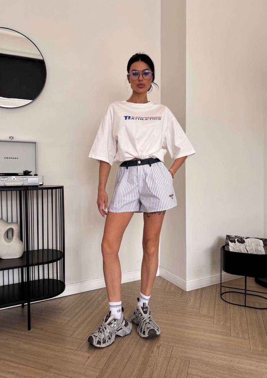 шорты модные,стильные шорты,шорты в полоску женские,шорты в полоску,повседневные шорты