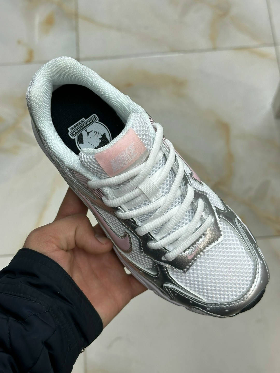 кроссовки nike initiator,женские кроссовки nike initiator серебристого цвета,nike air womens running shoes white gray pink size 10,кроссовки nike,nike initiator