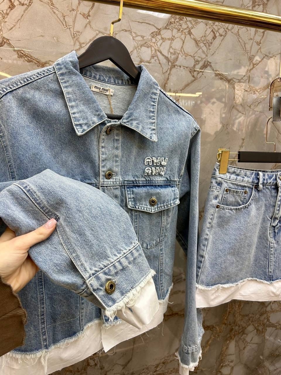 джинсовая куртка miu miu,куртка джинсовая,женские джинсовые куртки,модные джинсовые куртки,куртка джинсовка