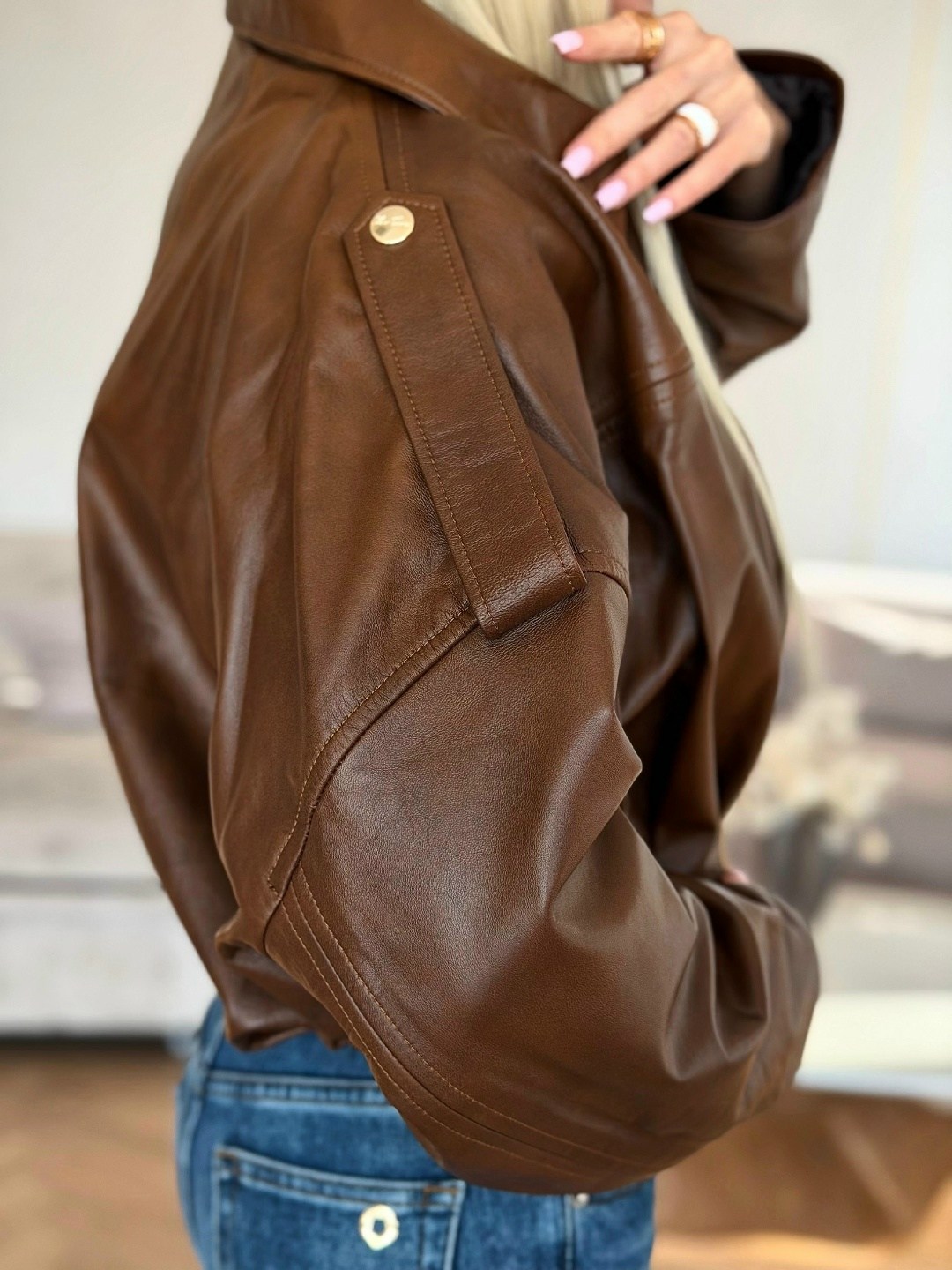 куртка бомбер из экокожи emberens,куртка бомбер оверсайз кожаная c&c fashion,куртка бомбер из экокожи emberens цвет коричневый,куртка бомбер,женская кожаная куртка