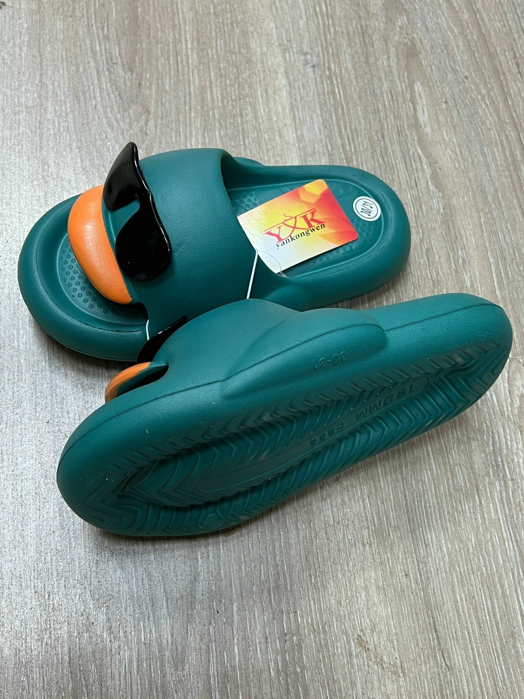 тапочки модные,шлепанцы детские,шлепанцы женские,летние тапочки,шлепки детские