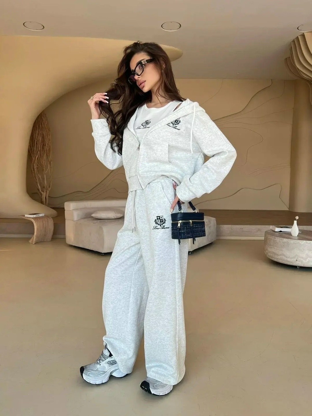 спортивный костюм женский,стильные костюмы,женские костюмы,спортивный костюм,костюм тройка женский