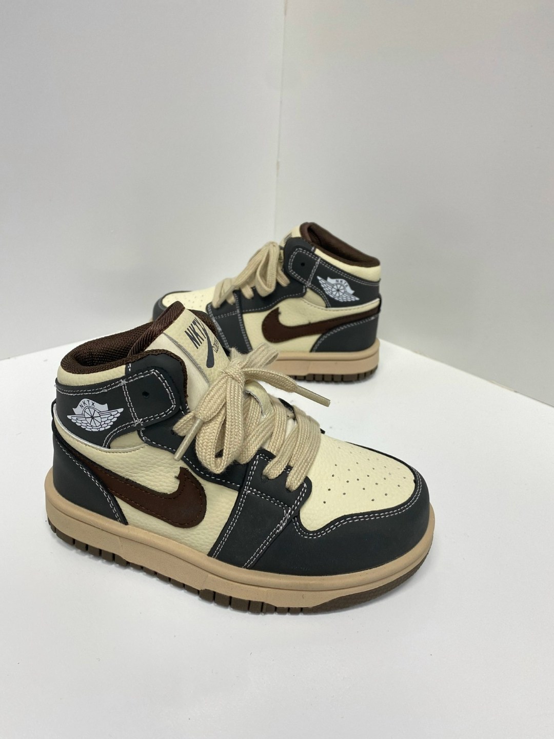 nike air jordan 1 mid,jordan 1 mid light smoke grey,nike air jordan 1 mid grey,air jordan 1 mid,nike air jordan 1 retro high