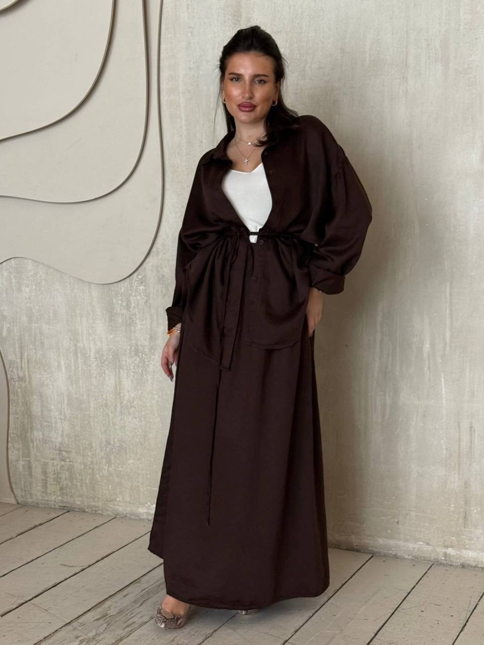 юбка атласная удлинённая шоколадного цвета,юбка шоколадного цвета,атласная юбка шоколадного цвета,костюм с юбкой,юбка коричневого цвета