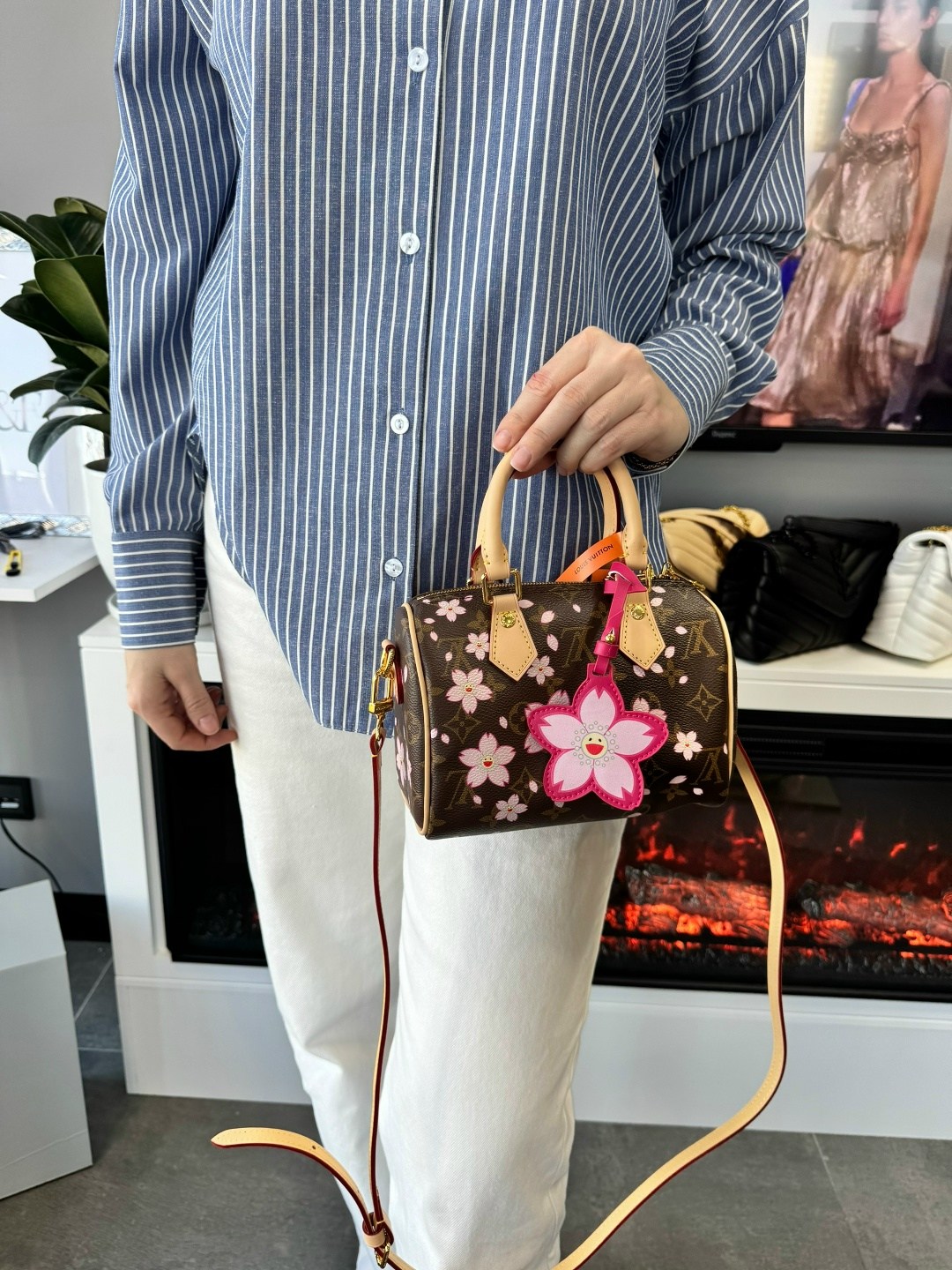 сумка louis vuitton,louis vuitton женская сумка,сумка louis vuitton 25-20см реплика,сумка луи виттон с цветами,сумки луи виттон