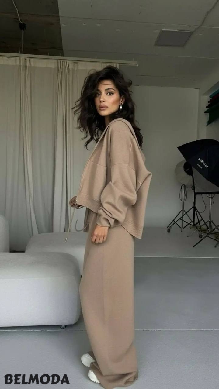 трикотажные костюмы,спортивный костюм с капюшоном,спортивные костюмы женские,костюм с капюшоном,спортивные костюм