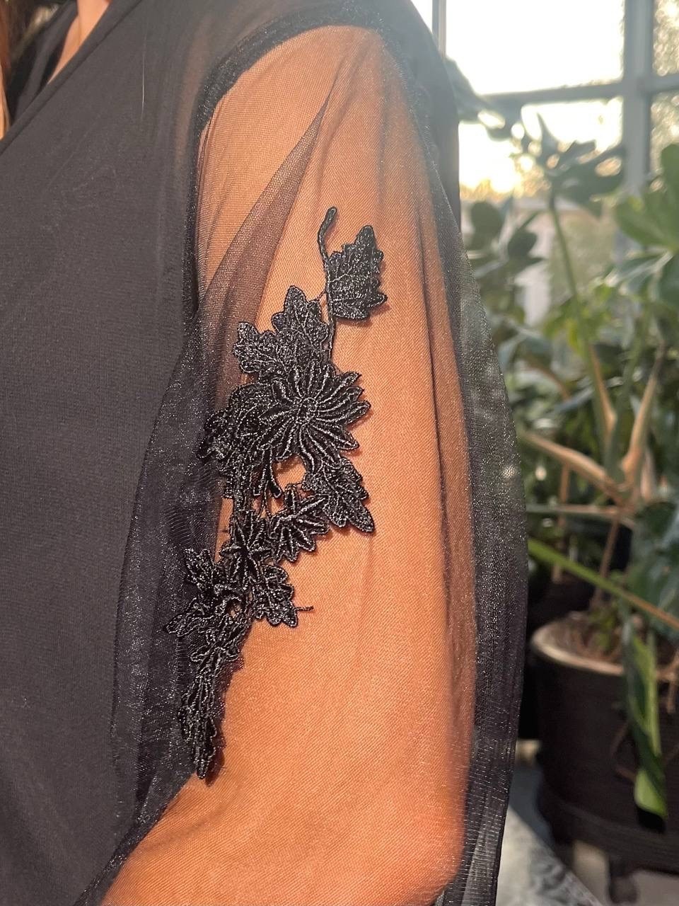 халат с перьями 150 см,халат с перьями,длинный женский шелковый черный халат с перьями,халат туника пеньюар с перьями на рукавах,халат домашний