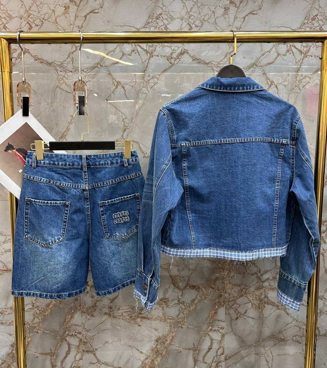 джинсовая куртка miu miu,джинсовая куртка,женская джинсовая куртка,модные джинсовые куртки,джинсовая куртка повседневная