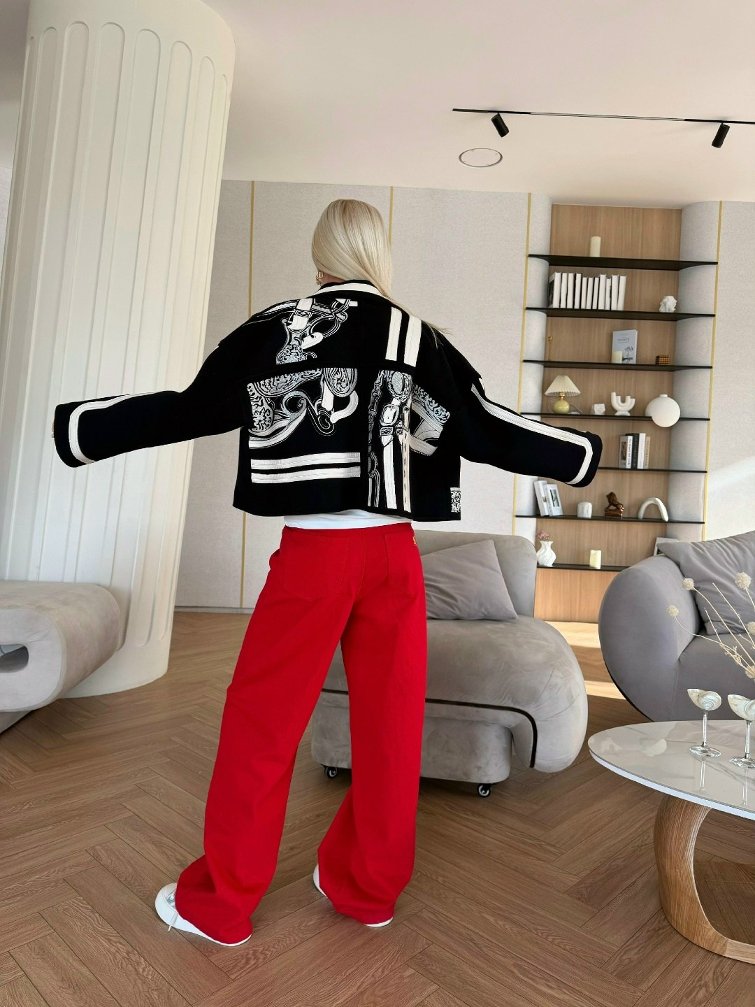 куртка бомбер,куртка бомбер женская,женские костюмы спортивные,одежда стильная