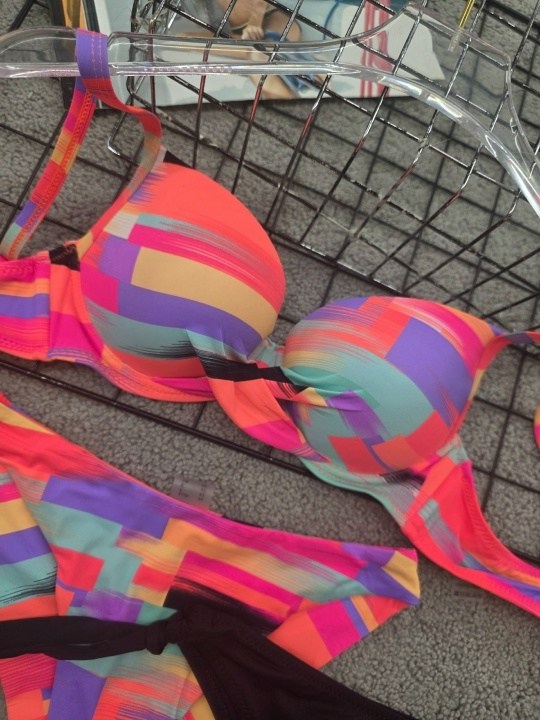 купальники раздельные,купальник раздельный женский,модели купальников,фотомодели в купальниках,женский купальник