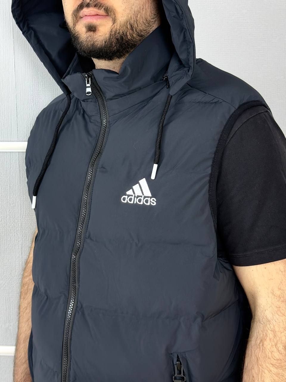 жилет adidas мужской,жилетка adidas,жилет adidas,жилет мужской,безрукавка адидас мужская