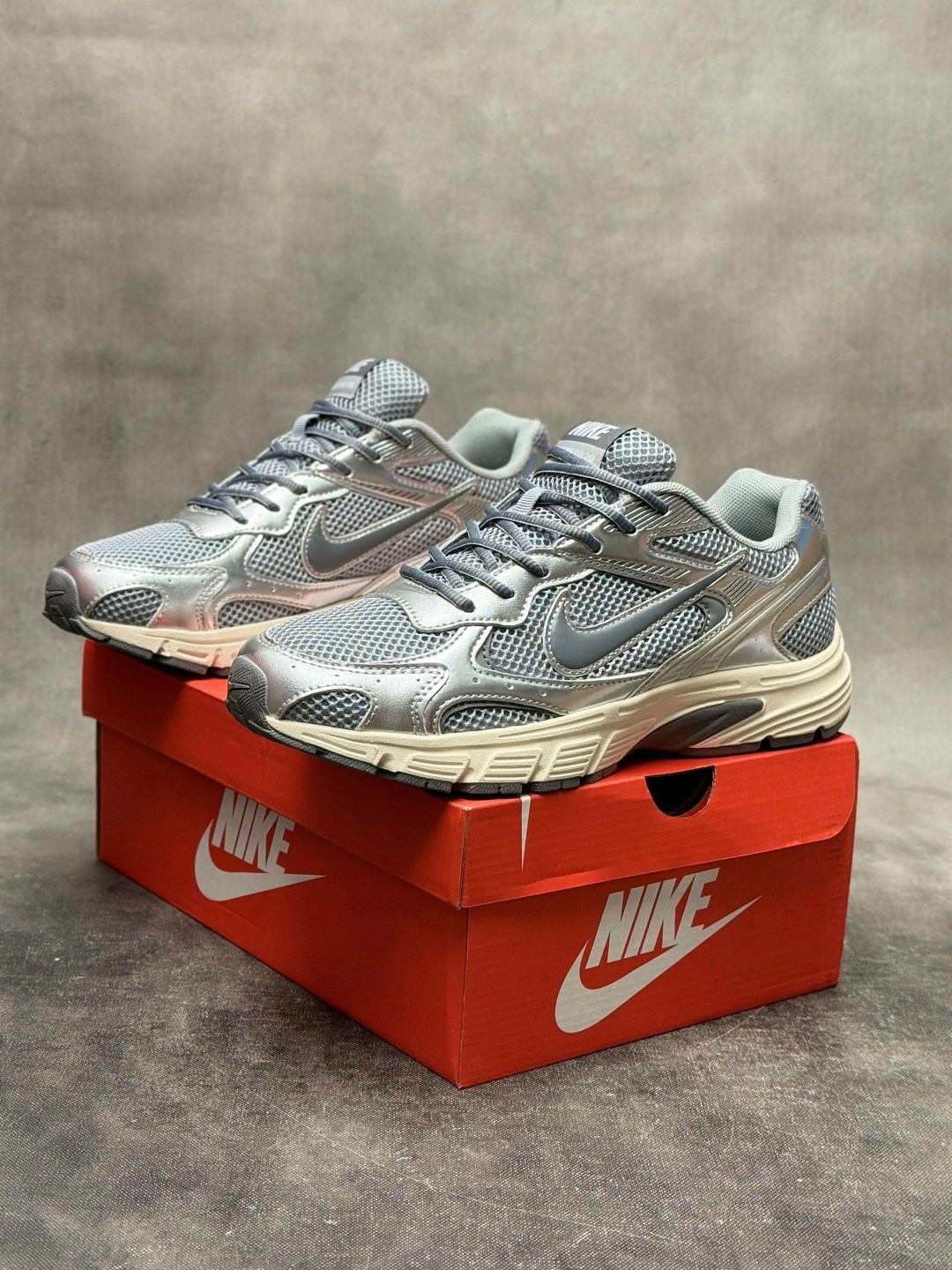 nike initiator кроссовки мужчины,кроссовки nike,женские кроссовки nike initiator серебристого цвета,кроссовки nike initiator,мужские кроссовки найк