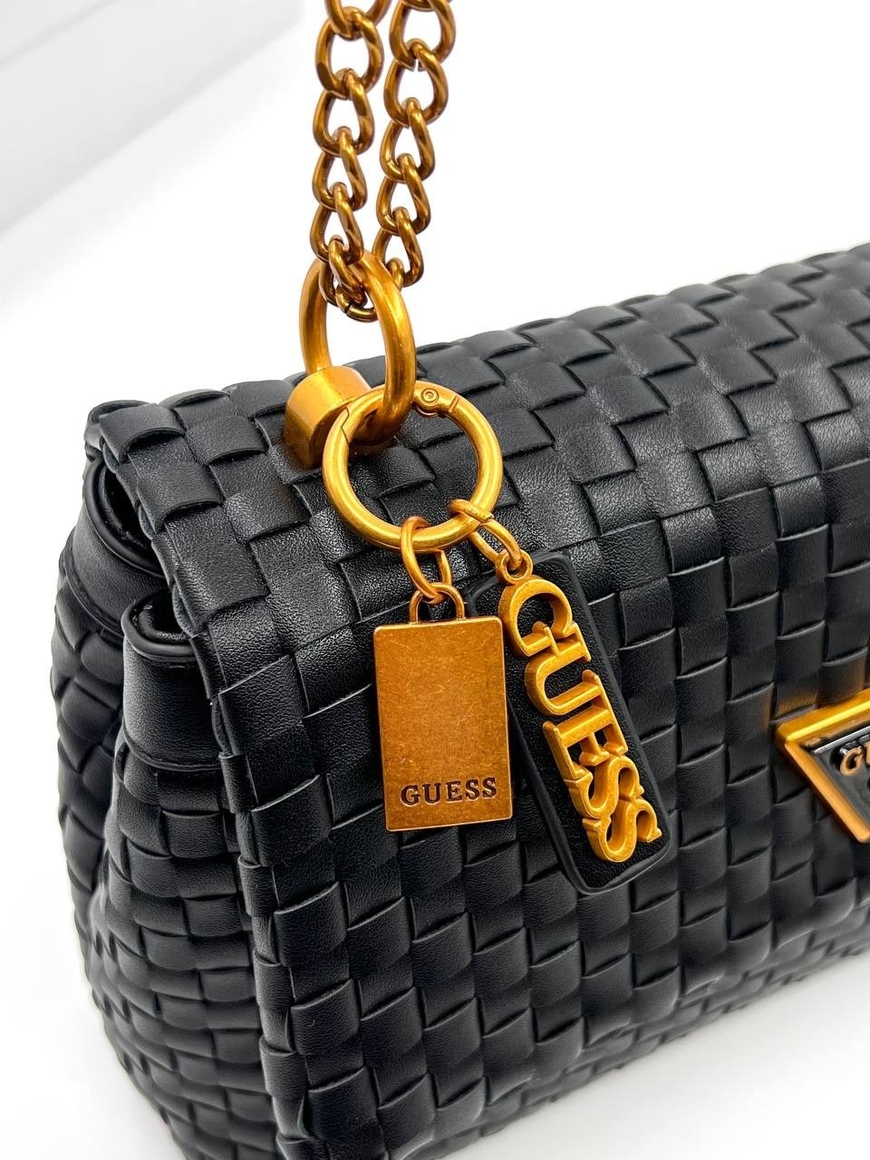 женская сумка guess,сумка guess через плечо,сумка guess,guess сумка кросс боди,сумка женская через плечо guess