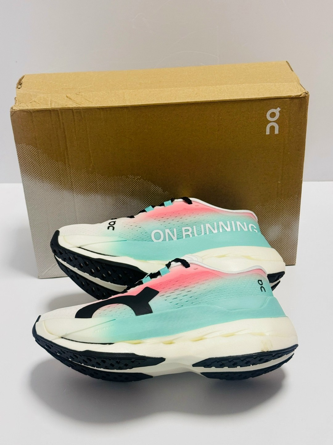 кроссовки,женские кроссовки,кроссовки женские беговые,кроссовки беговые,кроссовки on