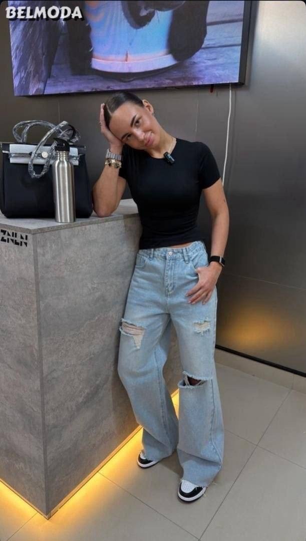 джинсах,джинсы брюки,женские джинсы,женская футболка