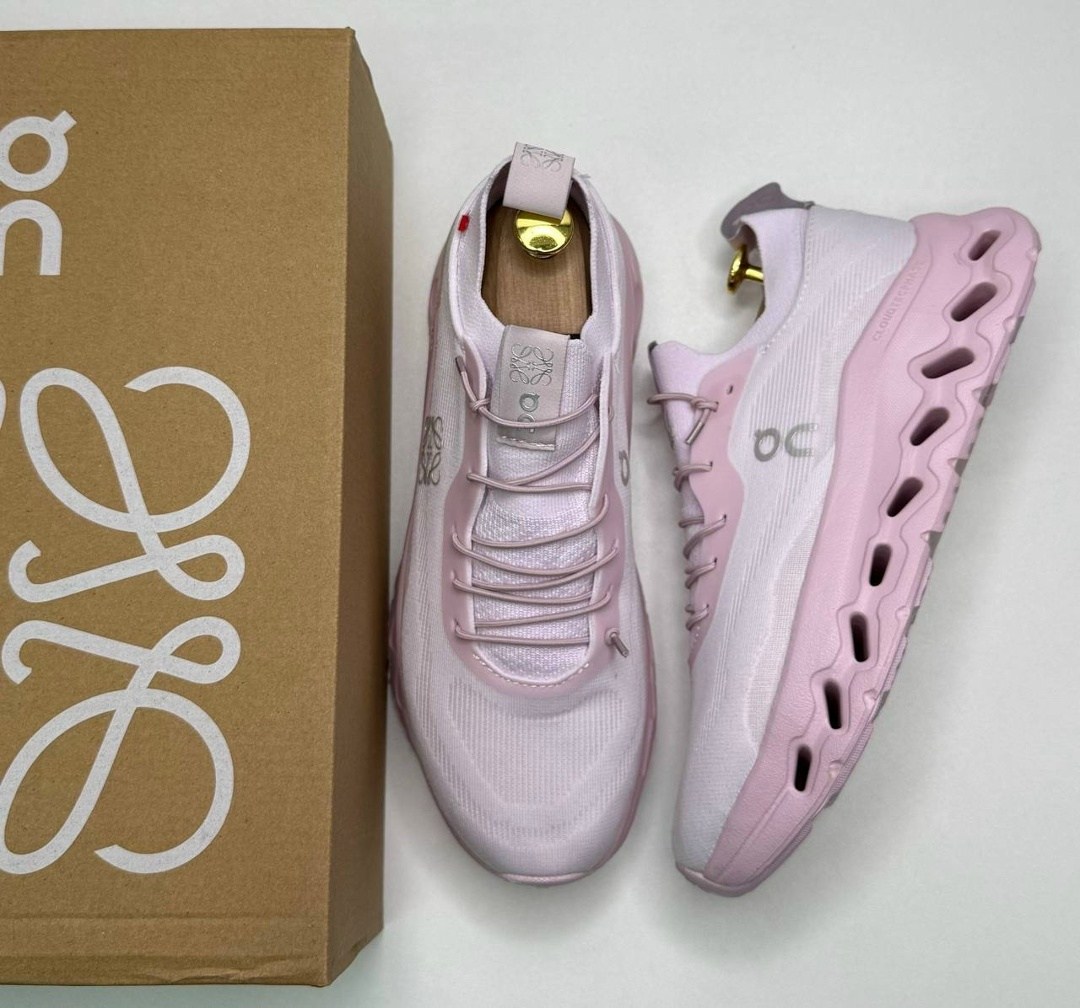 розовые кроссовки,женские кроссовки,кроссовки для женщин,loewe кроссовки, спортивная