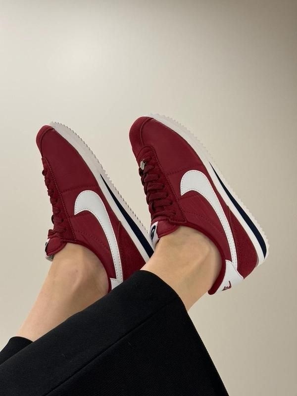 кроссовки nike cortez бордовые,nike classic cortez,nike cortez womens burgundy,кроссовки найк classic cortez leather,nike cortez