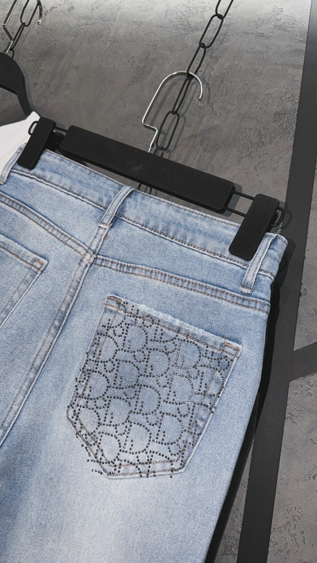 джинсы женские,модные джинсы,джинсы со стразами,джинсовые брюки,женские джинсы со стразами