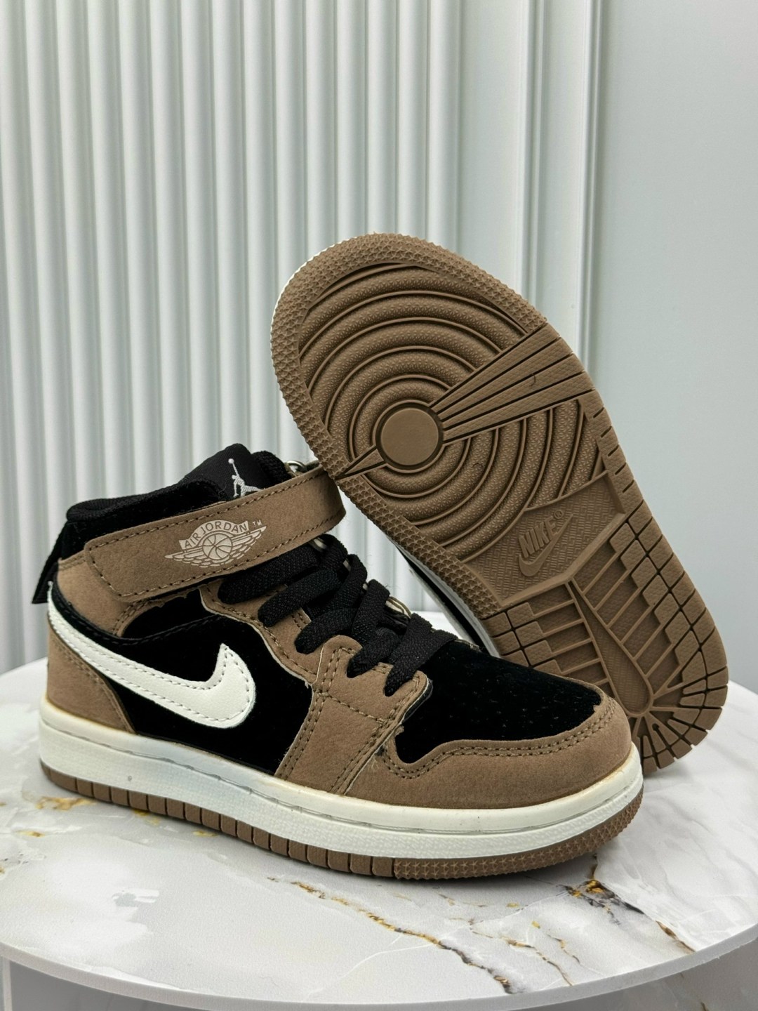 кроссовки nike air jordan 1,nike air jordan 1,nike air jordan 1 mid,кроссовки мальчику,модели обуви