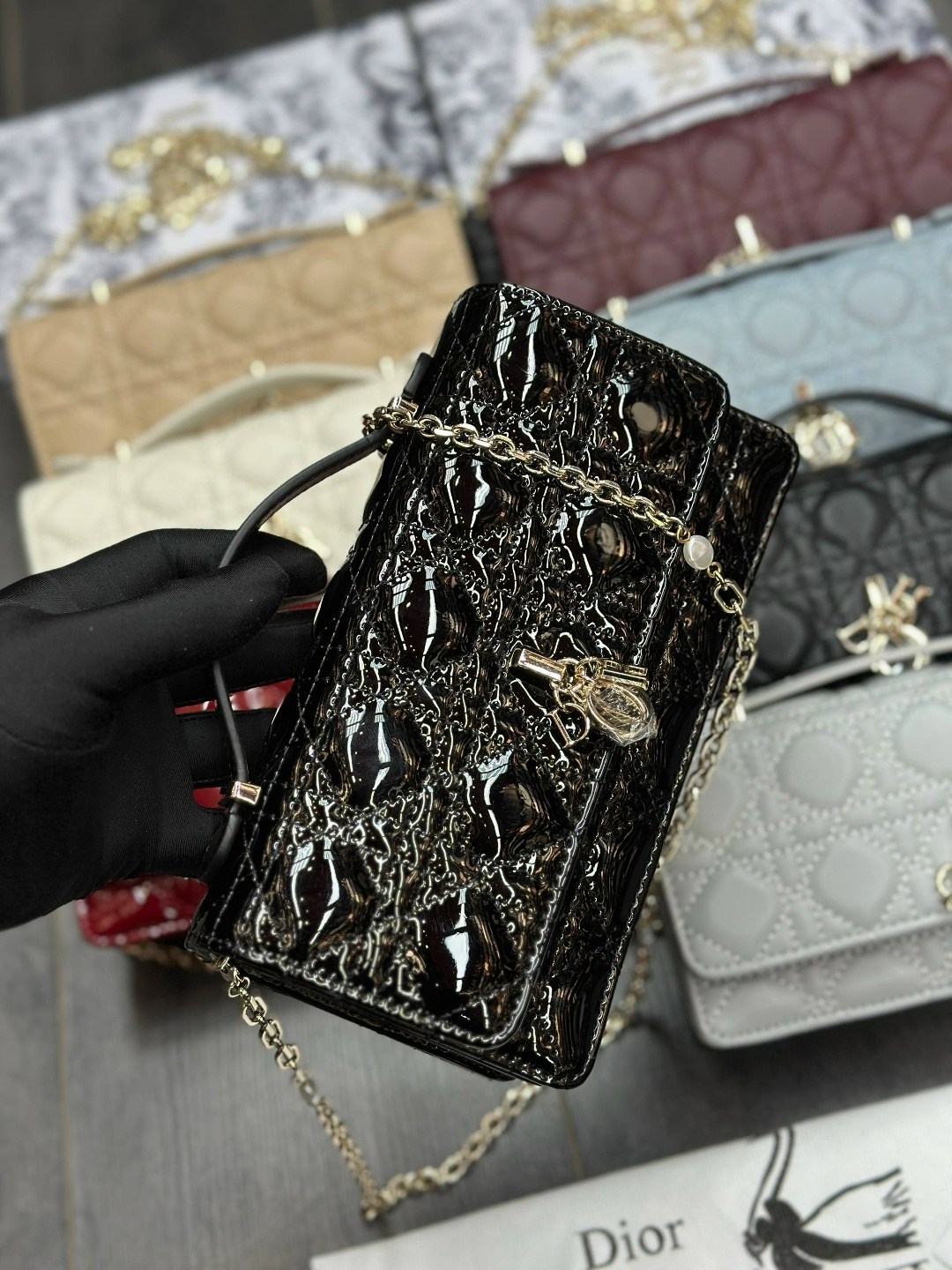 сумка dior,christian dior бежевая кожаная сумка через плечо caro для женщин,cумка christian dior,сумка женская dior,сумка christian dior через плечо