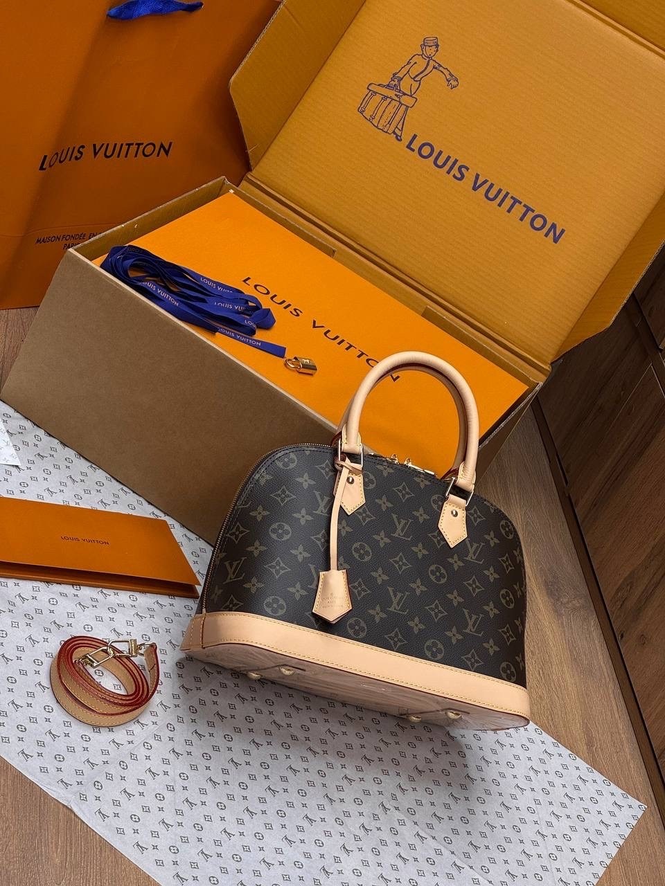 сумка louis vuitton,сумка louis vuitton женская,сумка louis vuitton alma bb,женская сумка louis vuitton alma,сумка alma bb от louis vuitton