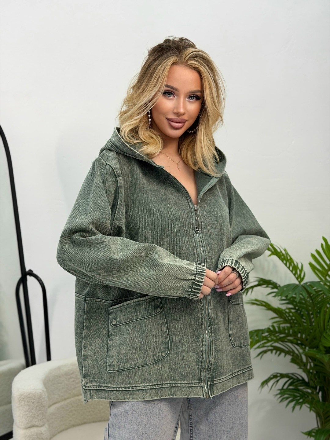 куртка джинсовая женская,куртка женская,джинсовая куртка,куртка джинсовая с капюшоном оверсайз,куртка