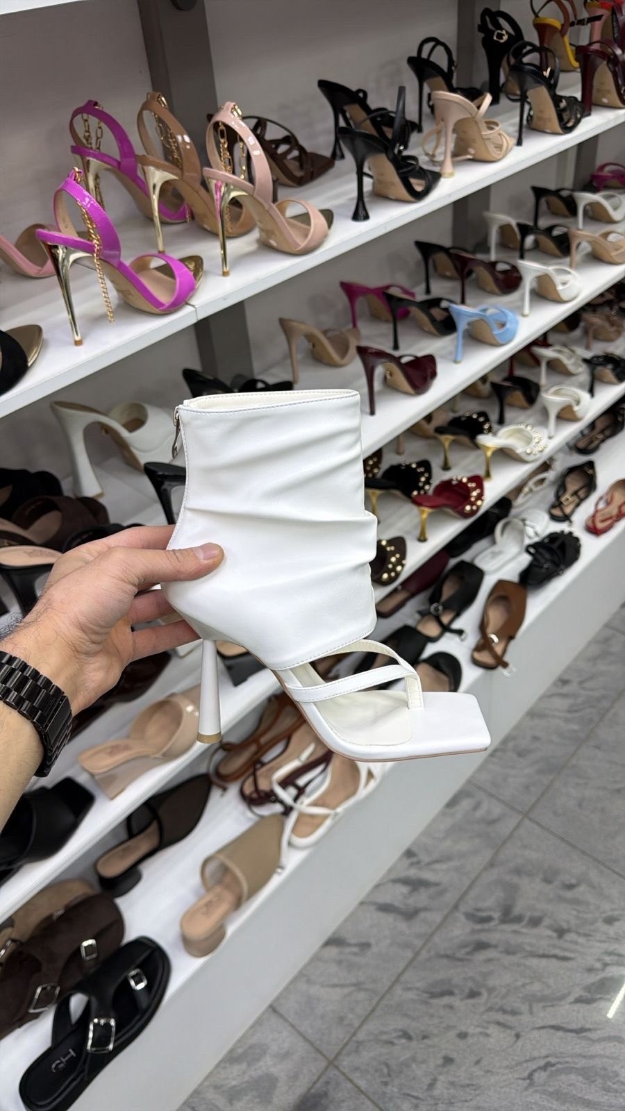 ,женская ,ботильоны женские,эконика белые ботильоны,стильные ботильоны