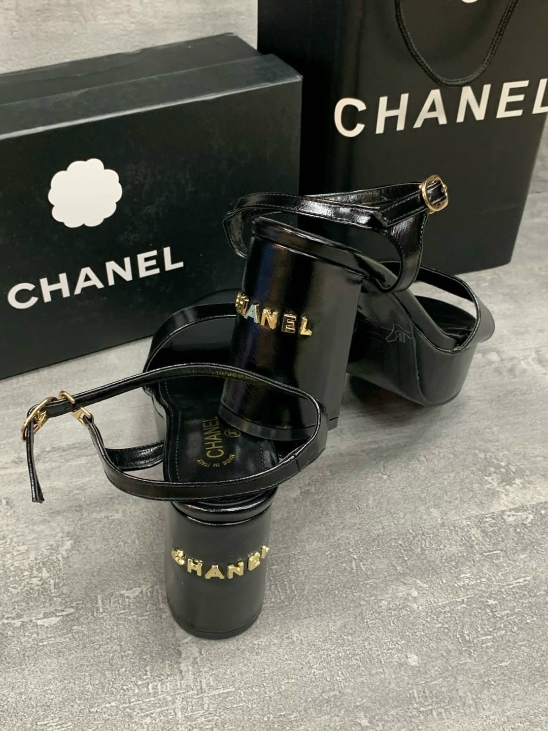 босоножки на каблуках,замшевые босоножки,черные босоножки,босоножки женские,босоножки на толстом каблуке