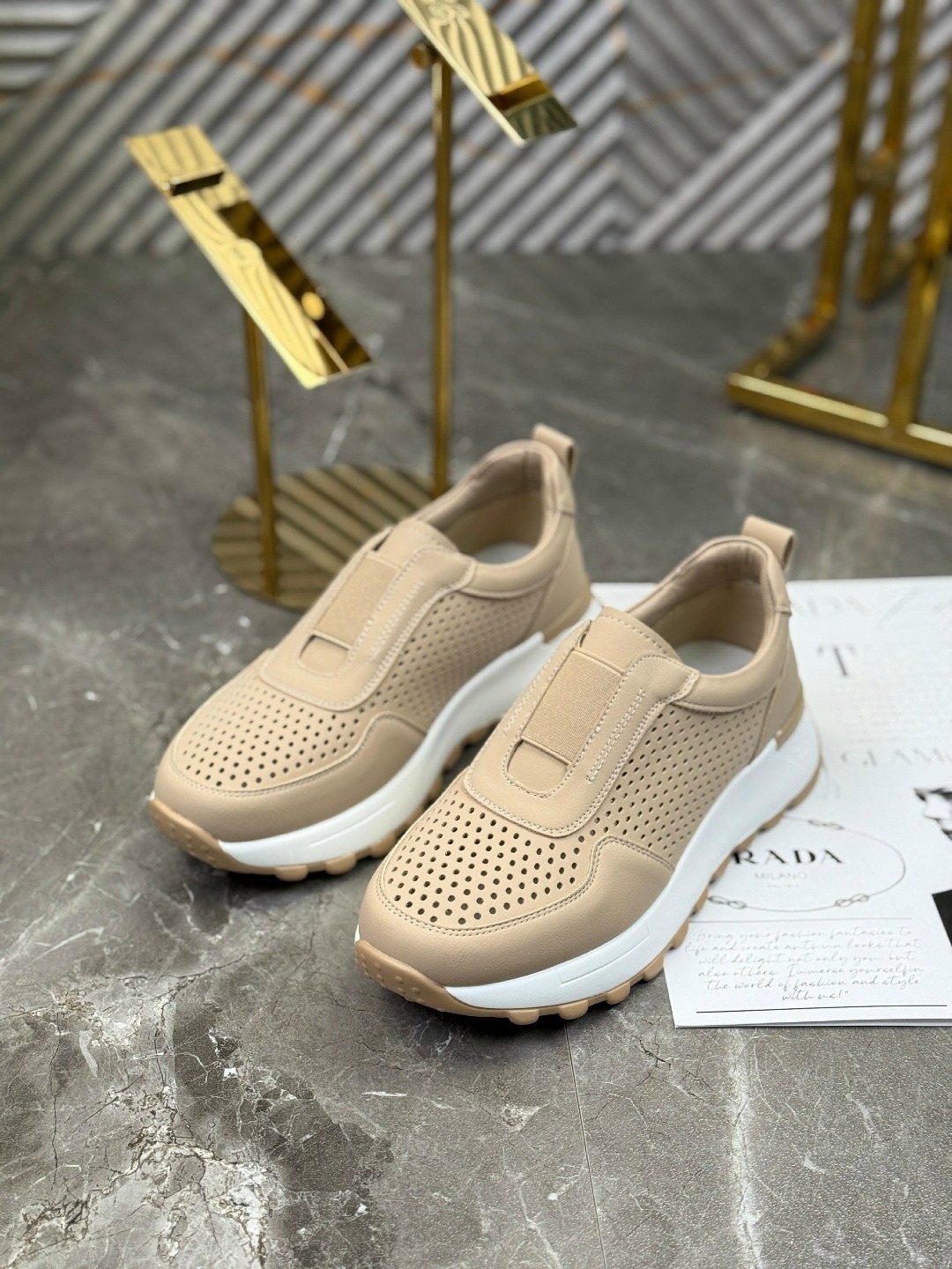 ,кроссовки женскиe,кроссовки с перфорацией,бежевые кроссовки,кроссовки кожаные с перфорацией