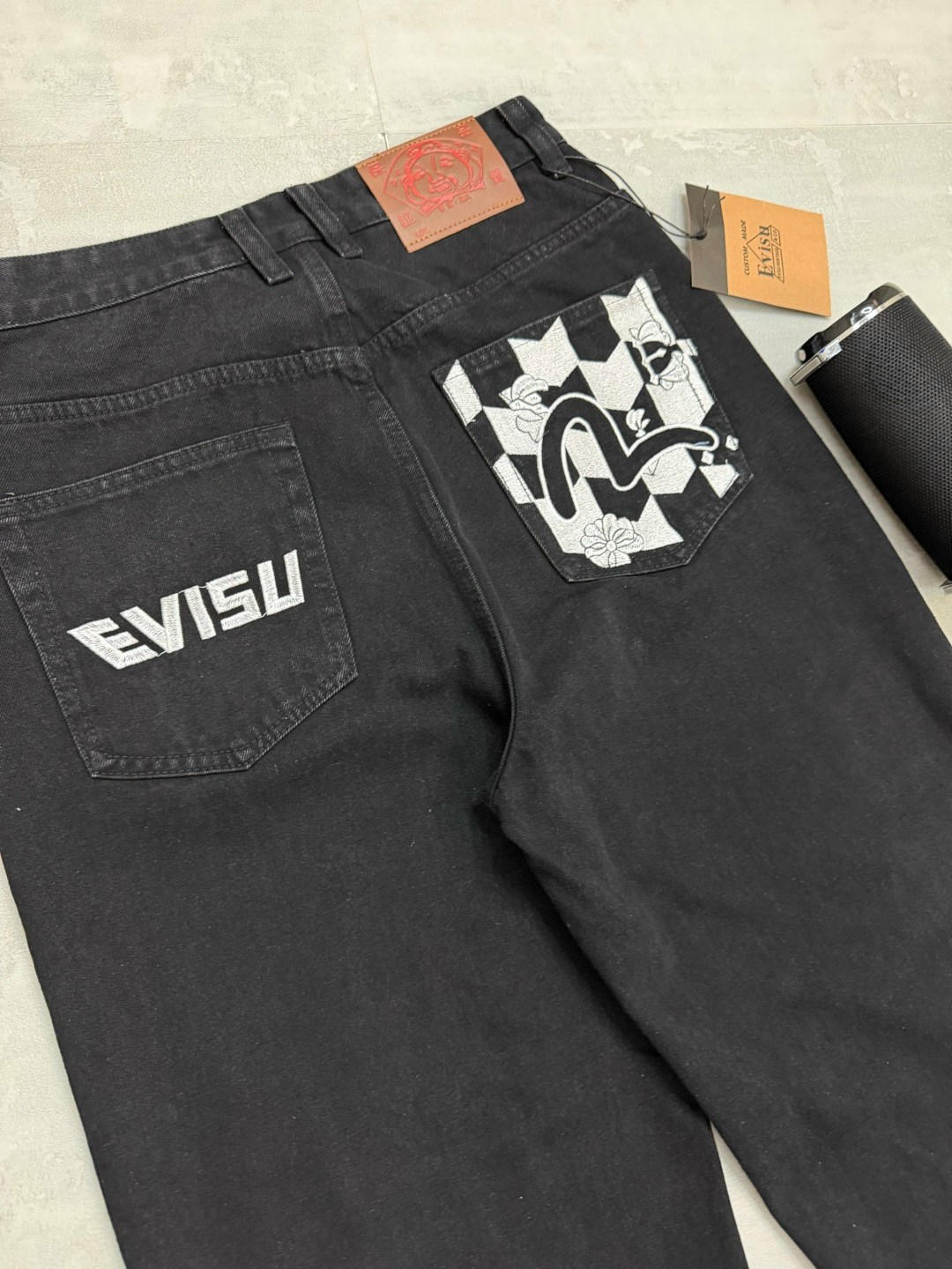 джинсы evisu,джинсы мужские,джинсы мужской женский evisu черный,джинсы evisu широкие,мужские джинсы evisu