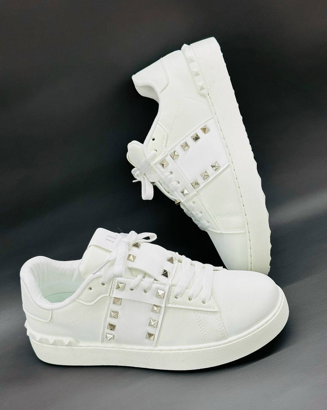 кроссовки женскиe,белые женские кроссовки,кеды женские,кроссовки с белой подошвой,белые кроссовки