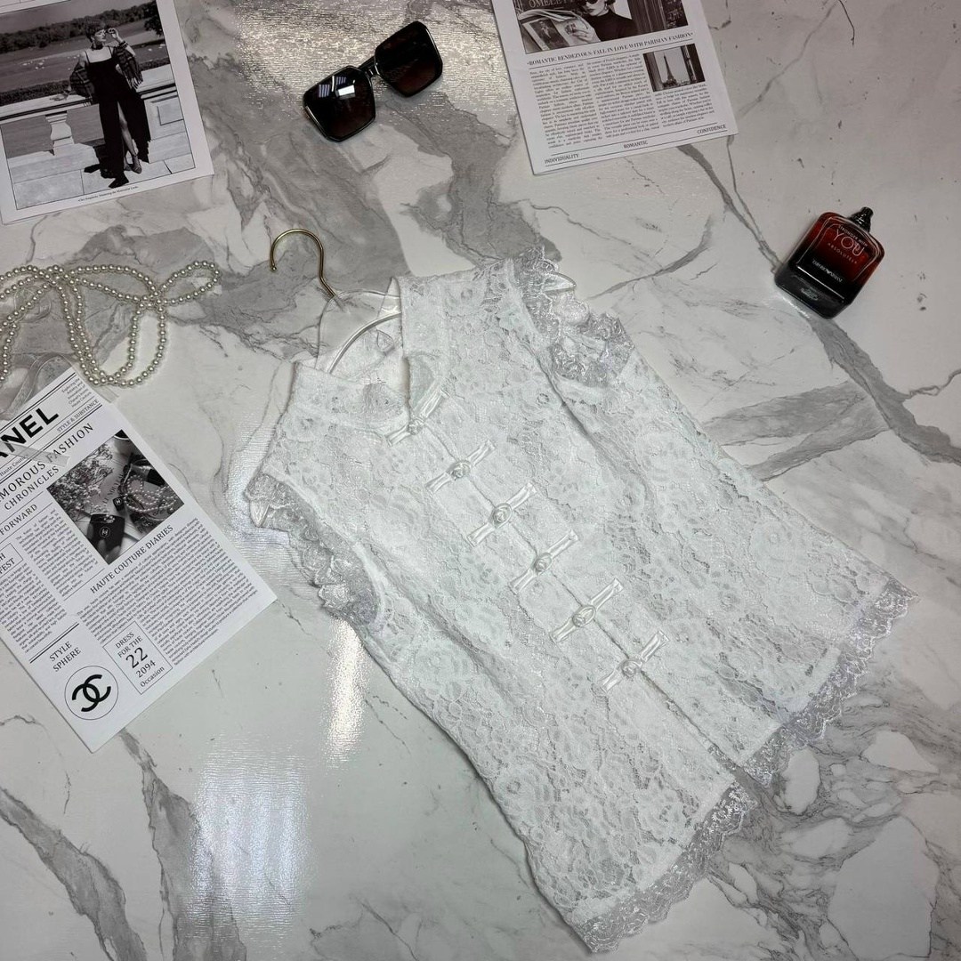 брюнетка,девушка,красива девушка,очень красивые девушки,красивая модная девушка