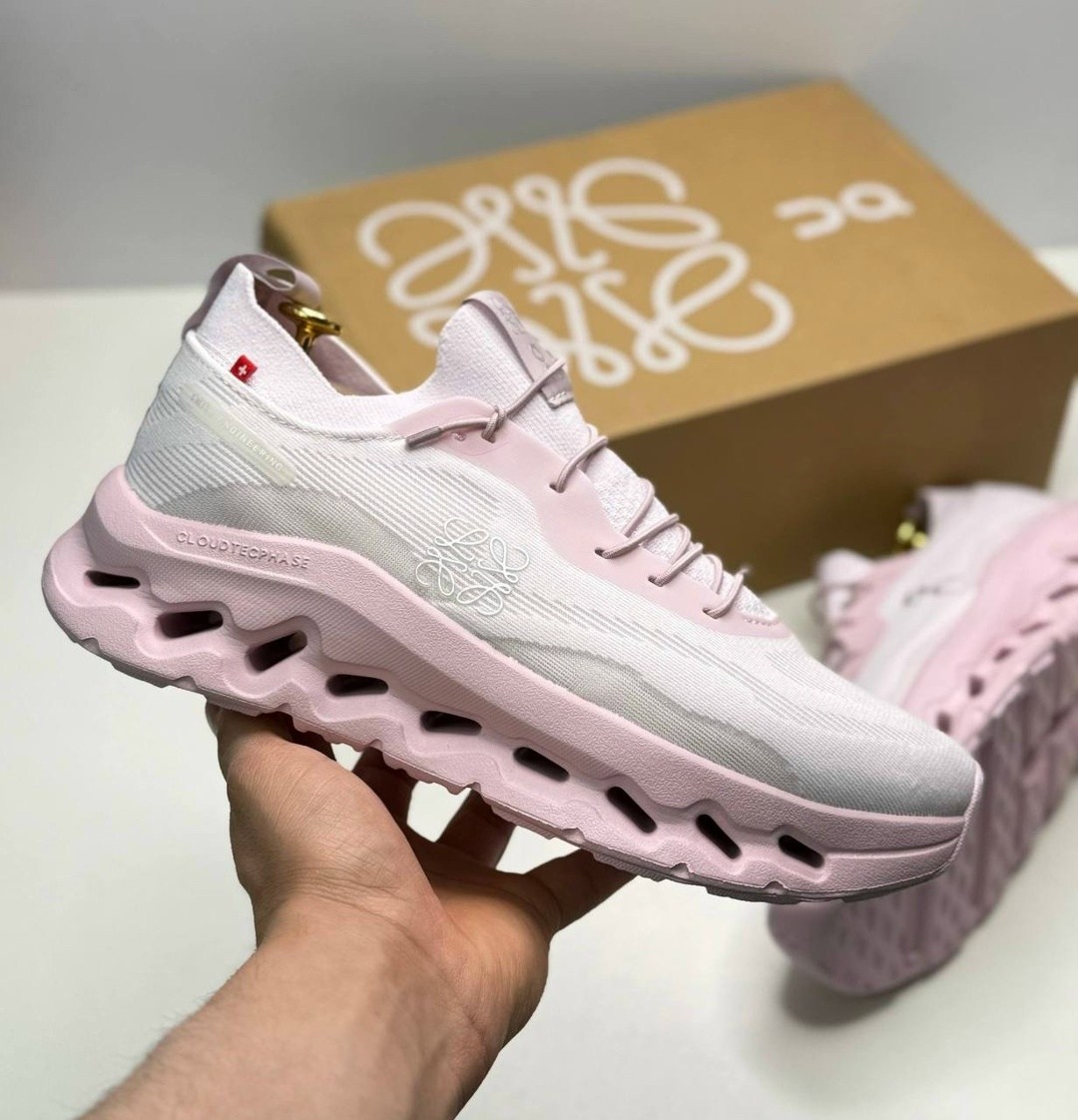 розовые кроссовки,женские кроссовки,кроссовки для женщин,loewe кроссовки, спортивная