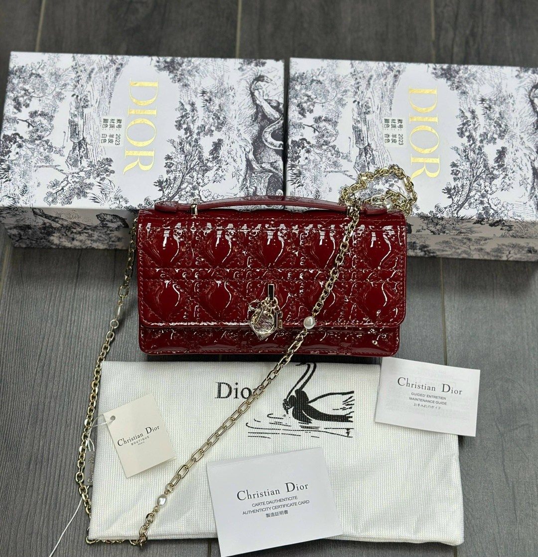 сумка dior,christian dior бежевая кожаная сумка через плечо caro для женщин,cумка christian dior,сумка женская dior,сумка christian dior через плечо