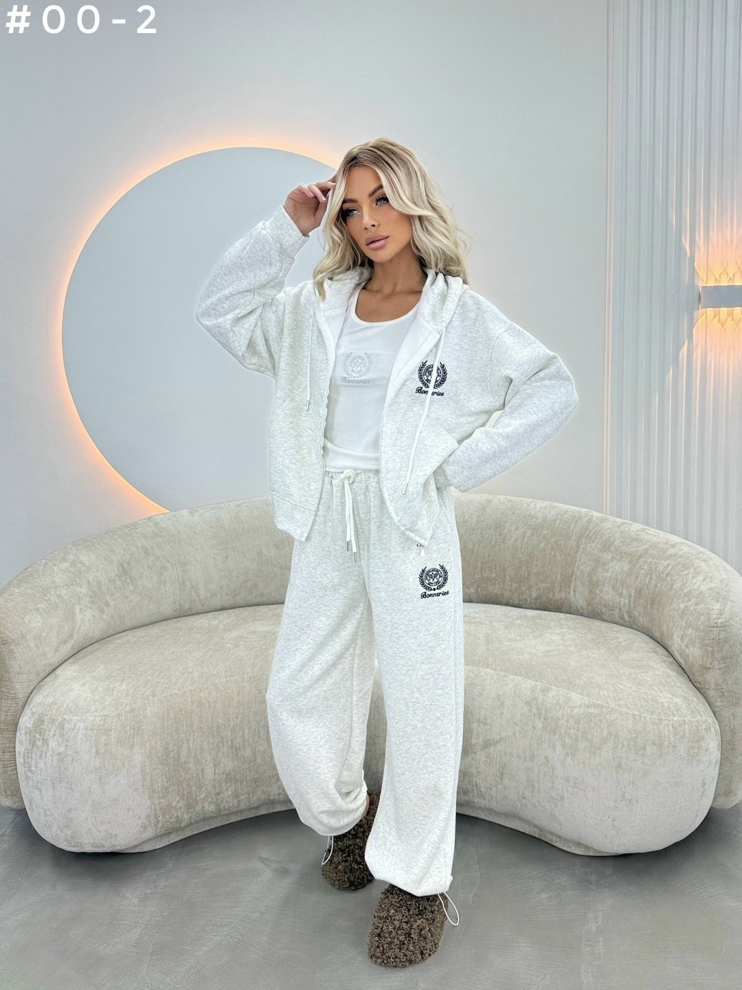 женский костюм тройка,костюм спортивный,женские костюмы,стильные костюмы,костюм белый