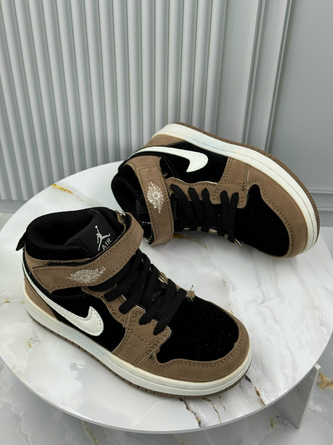 кроссовки nike air jordan 1,nike air jordan 1,nike air jordan 1 mid,кроссовки мальчику,модели обуви