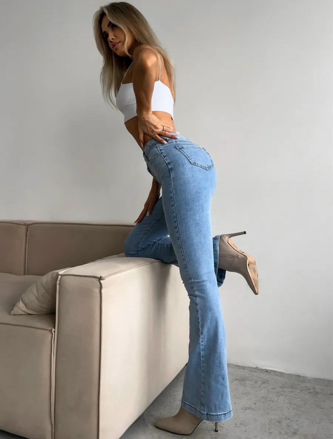 джинсы клеш женские,джинсы женские с высокой посадкой клеш,женские джинсы,джинсы клеш,джинсы-клеш от колена