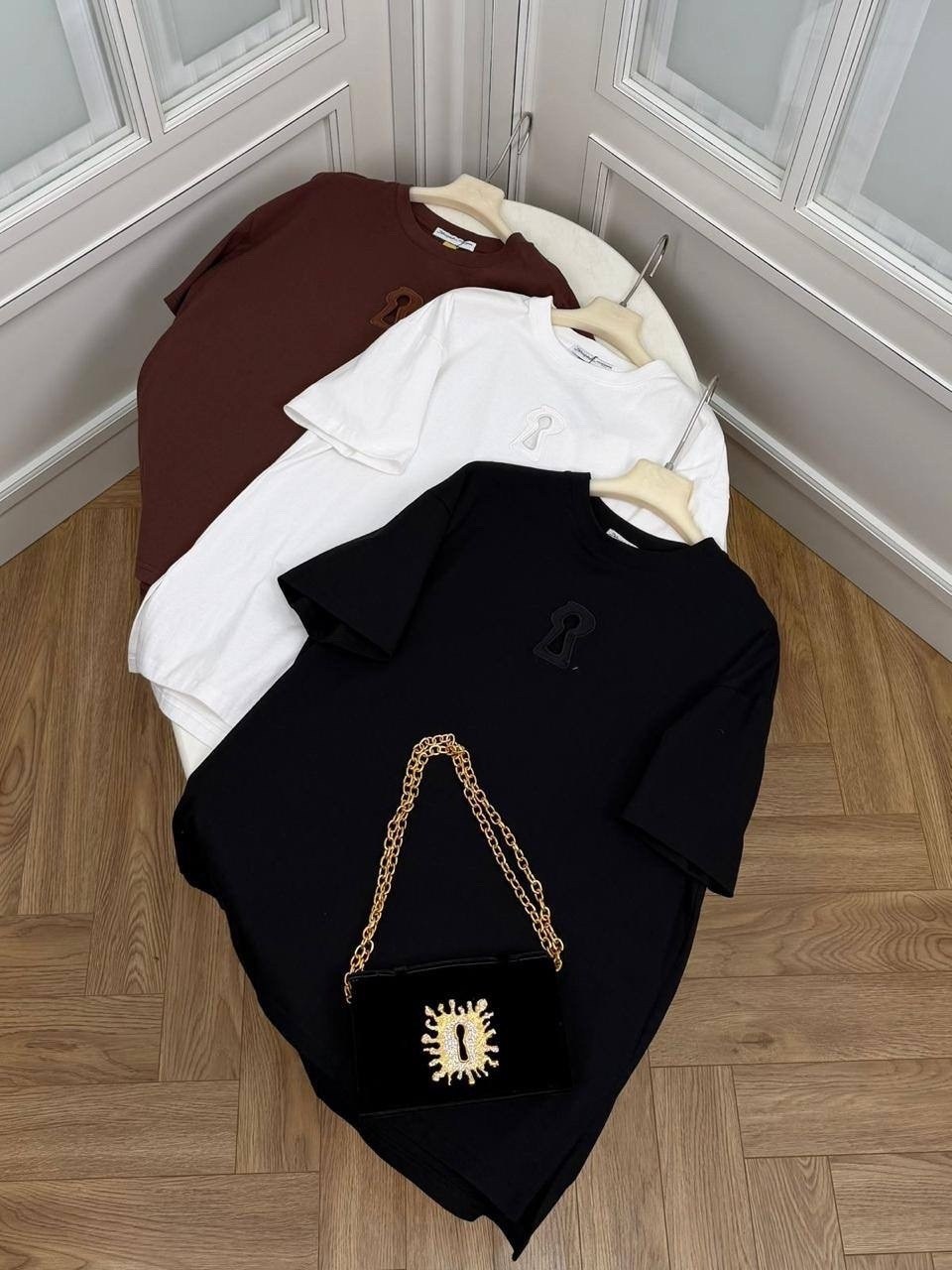 женская футболка,футболки женская оверсайз,черная футболка оверсайз,футболка оверсайз,футболки модные