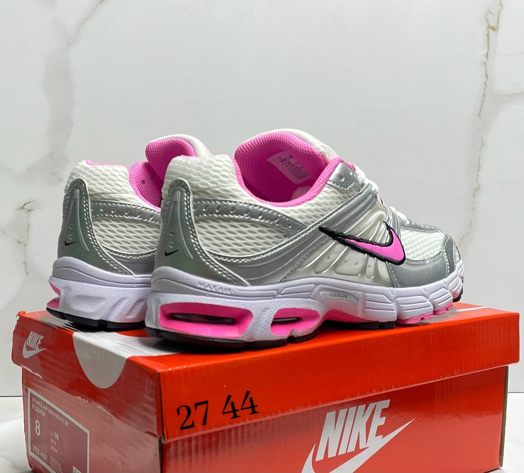 кроссовки nike initiator,кроссовки женские nike,кроссовки,женские беговые кроссовки initiator от finish line nike белый,женские кроссовки nike air max