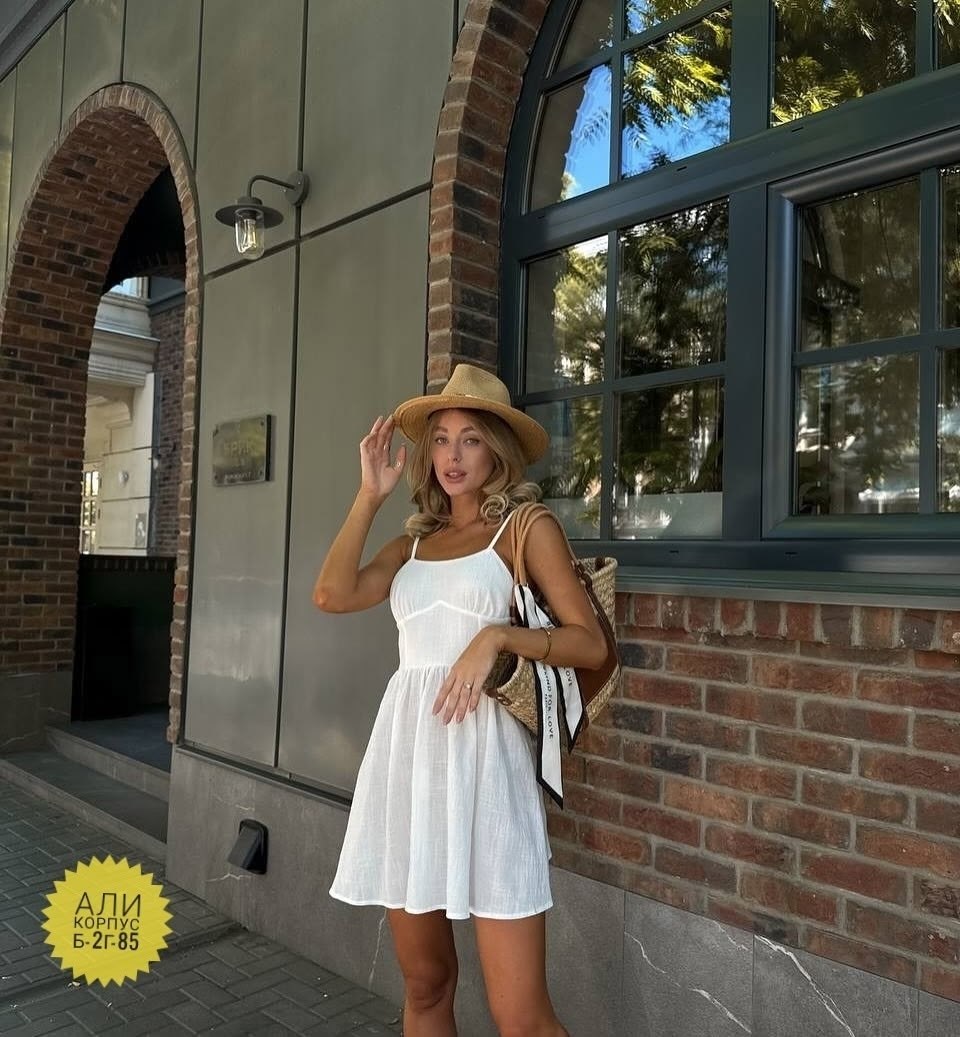 короткие платье,платье на бретельках,платье на бретелях,платья,платье стоткрытой спиной