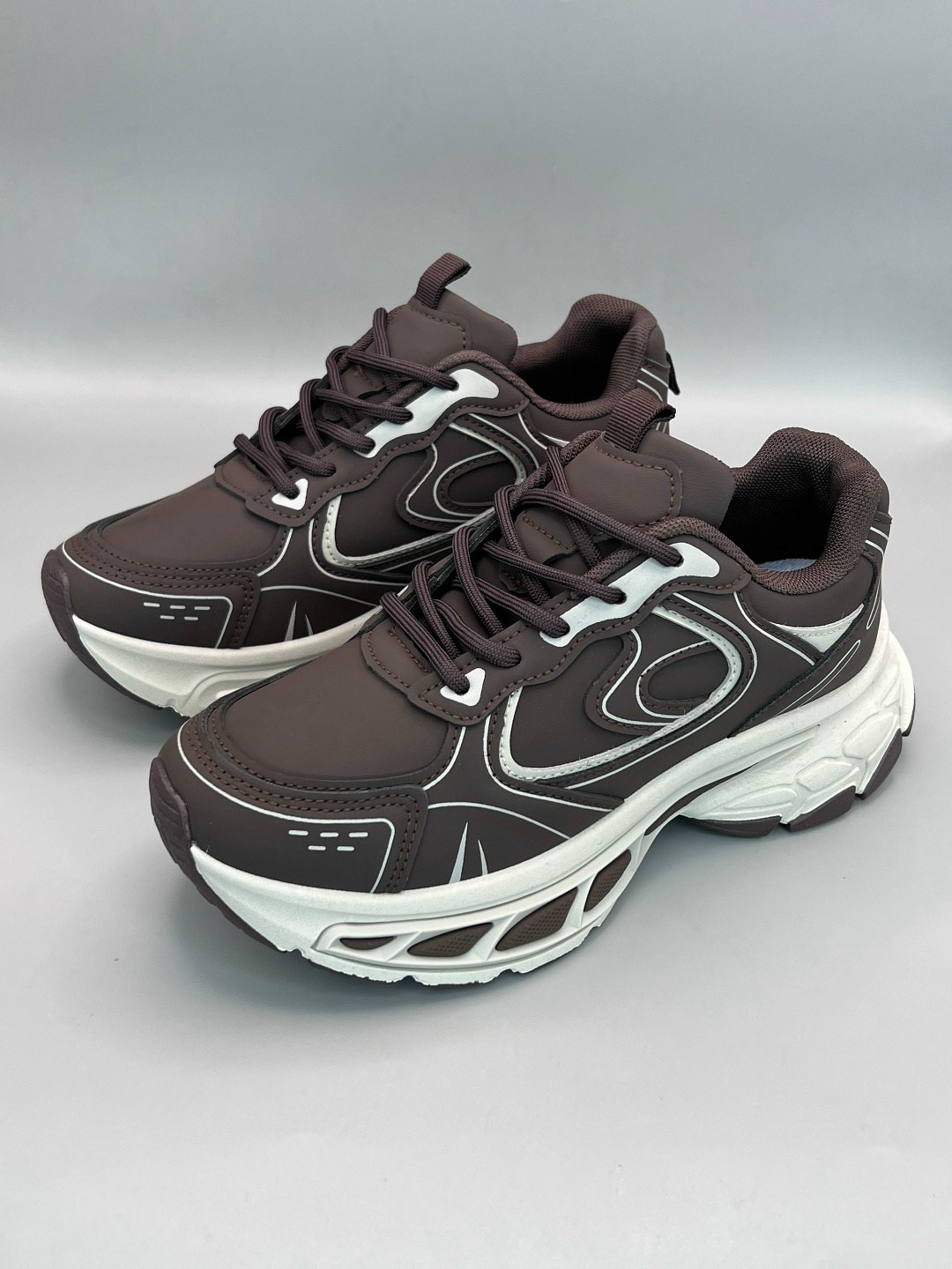 кроссовки,кроссовки женскиe,кроссовки женские толстые низкие коричневый hotwind,повседневные кроссовки,кроссовки мужской