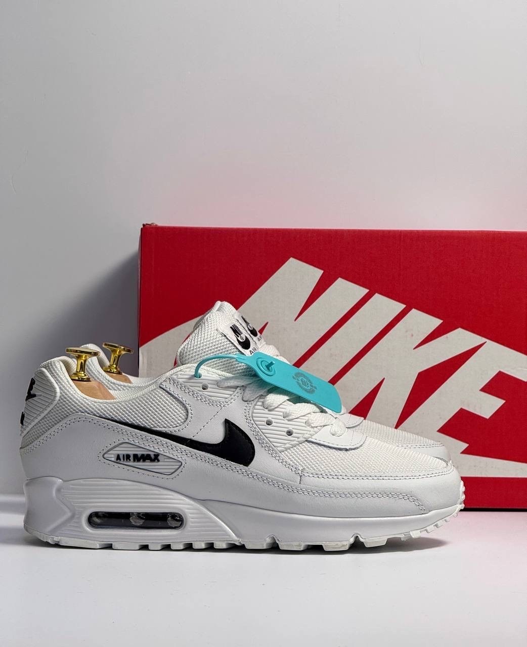 кроссовки белые nike air max 90,nike air max 90 white,кроссовки,женские повседневные кроссовки air max 90 от finish line nike,nike air max