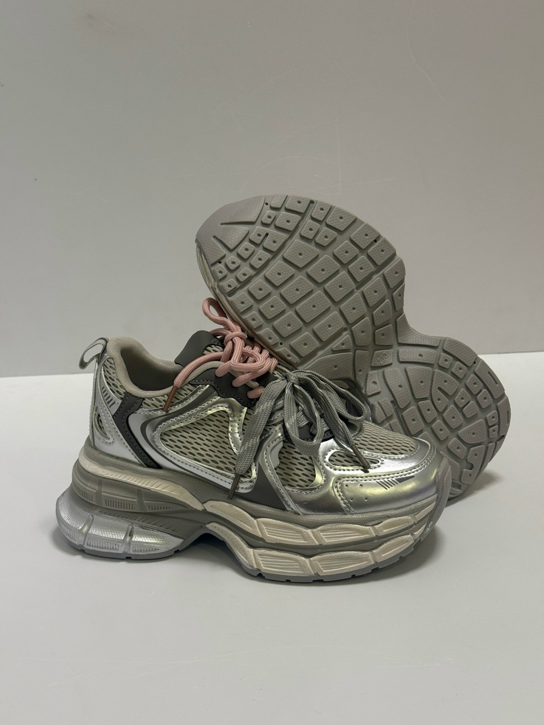 кроссовки женские,кроссовки,массивные кроссовки,массивные кроссовки женские,